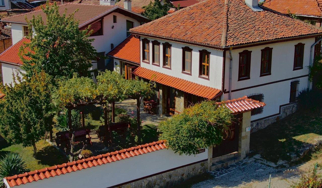Iliikova House Hotell Kalofer Exteriör bild