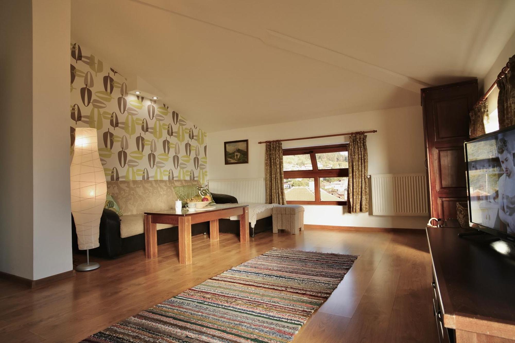 Iliikova House Hotell Kalofer Exteriör bild